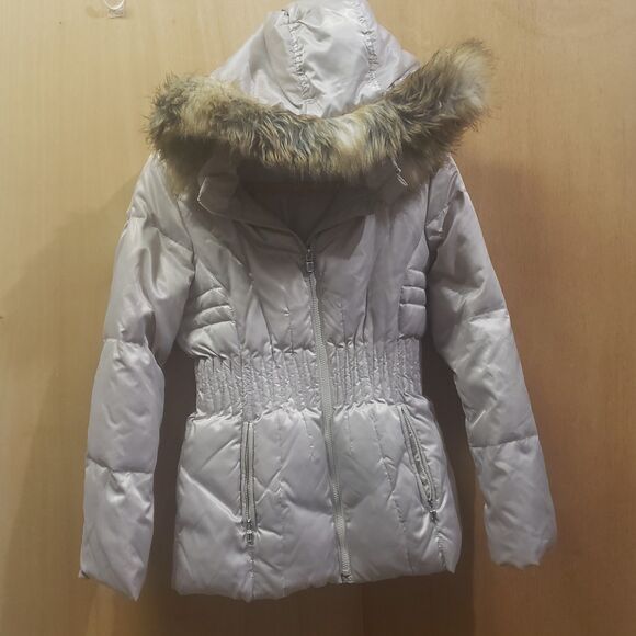 Laundry by Shelli Segal women's stretch quilted puffer jacket w faux fur hood
Sm - Picture 6 of 8